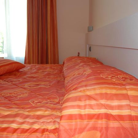 Hotel Flaminio Tavernelle Serrungarina Номер фото